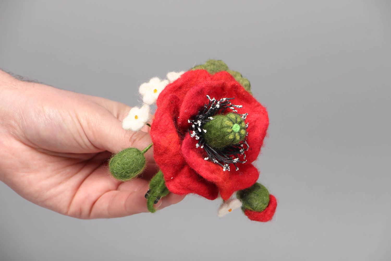 Felted wool hair clip in the shape of poppy photo 4