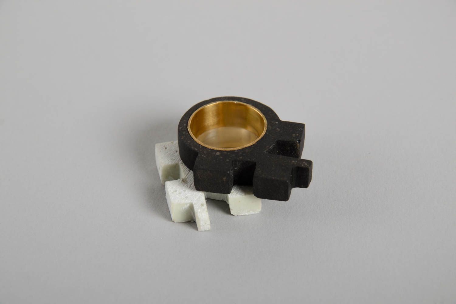 Кольца ручной работы две штуки красивые кольца из бетона кольца из латуни фото 5