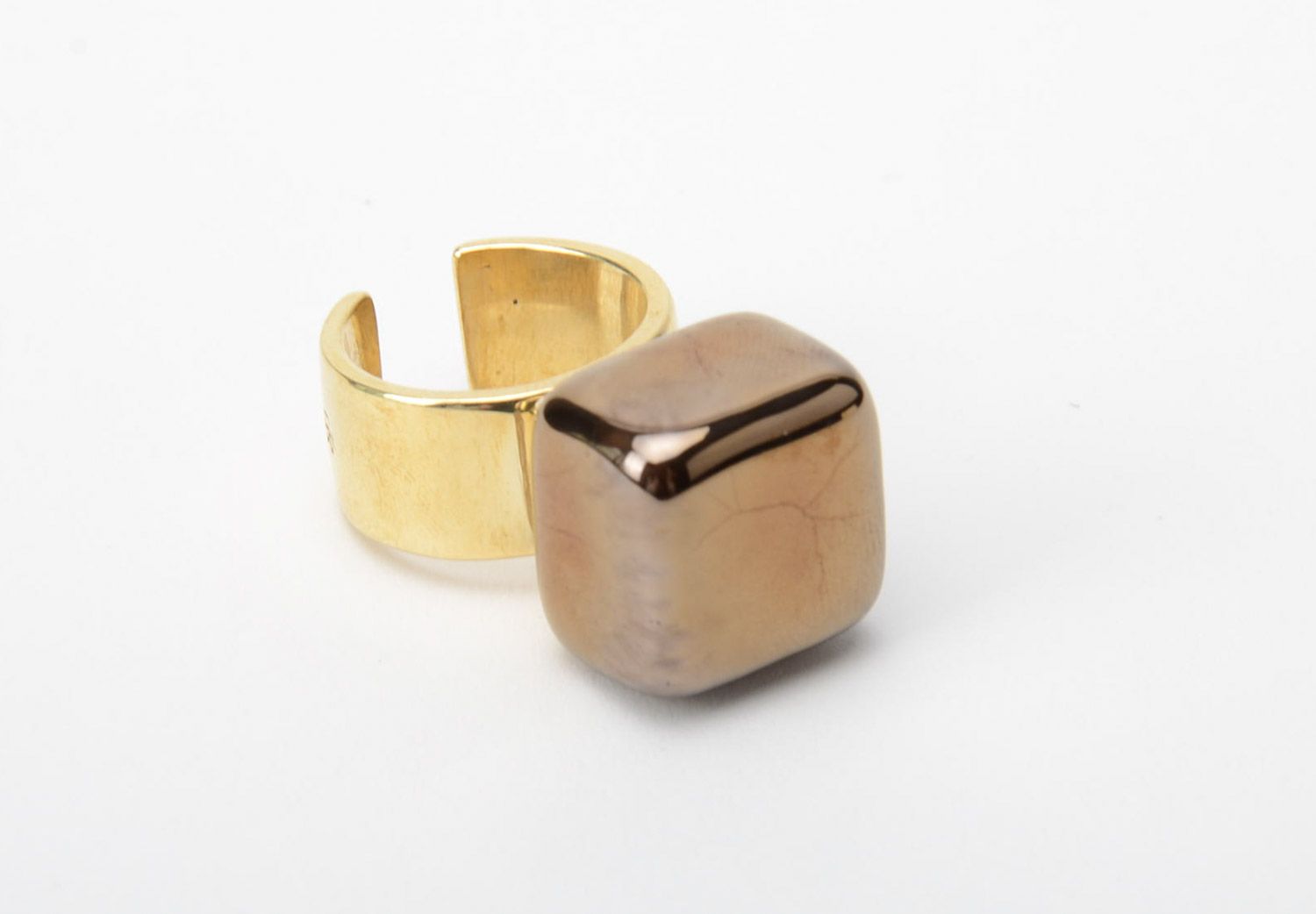 Объемное кольцо с фаянсом и фурнитурой под золото бижутерия ручной работы  фото 3