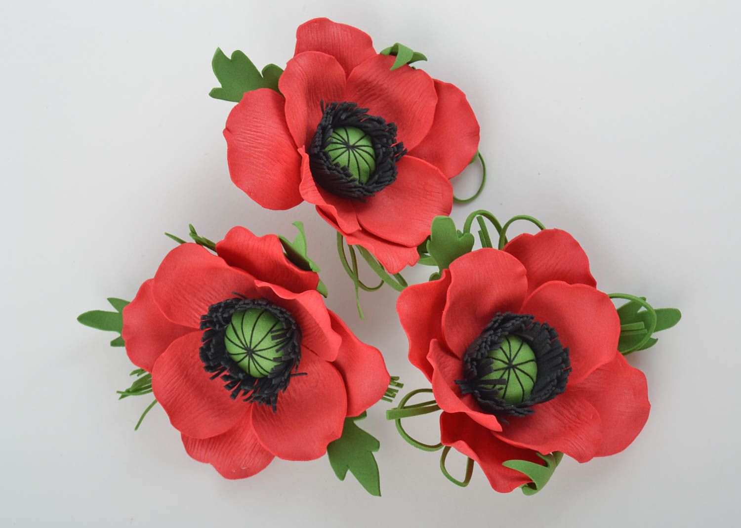 Broches fleurs faites main en foamiran 3 pièces originales rouges accessoires photo 2