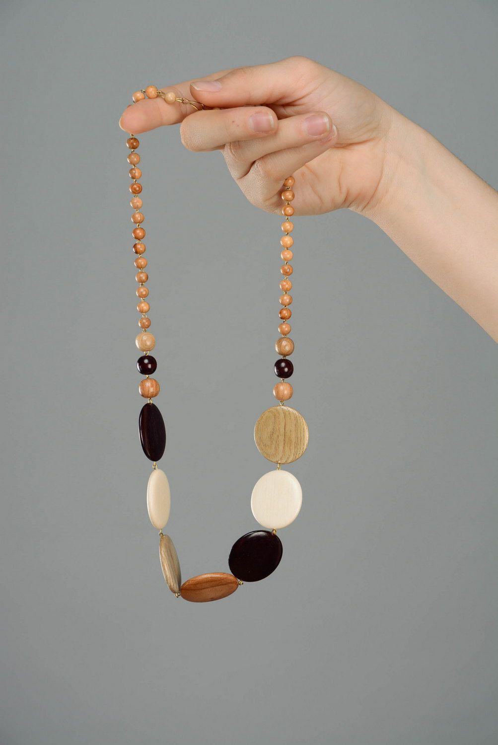 Wooden bead necklace photo 4