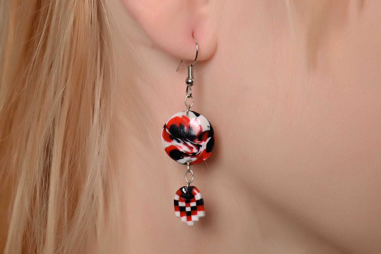 Designer's earrings made using bargello technique photo 4