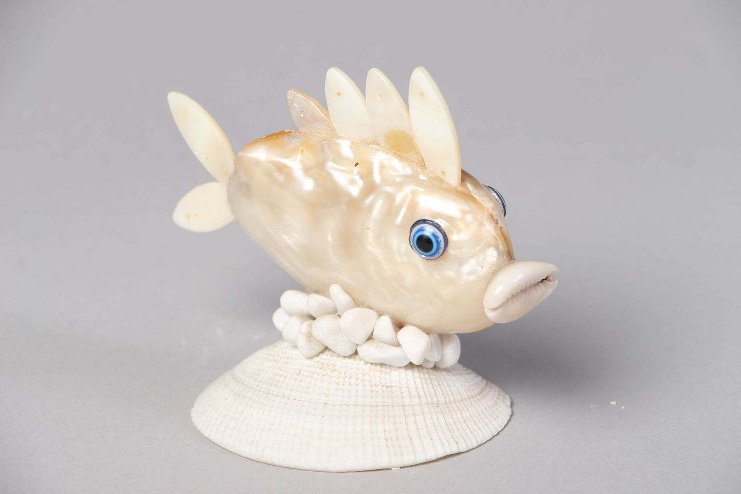 Figurilla artesanal de conchas de mar, pez decorativo foto 1