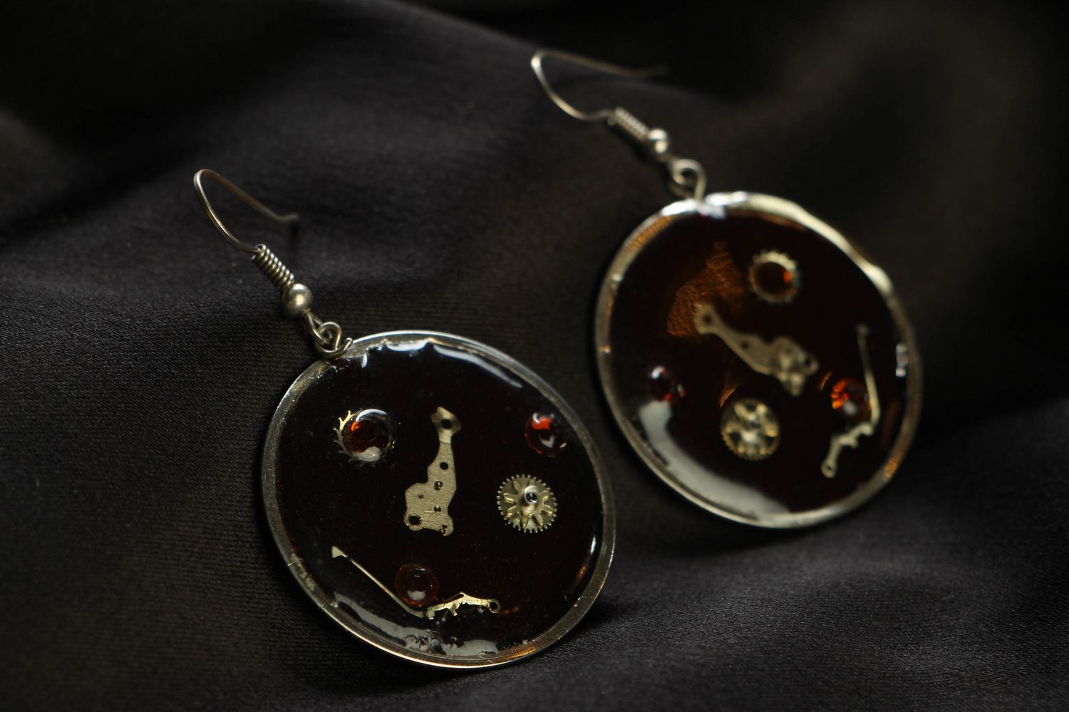 Steampunk metal earrings with clock mechanisms photo 1