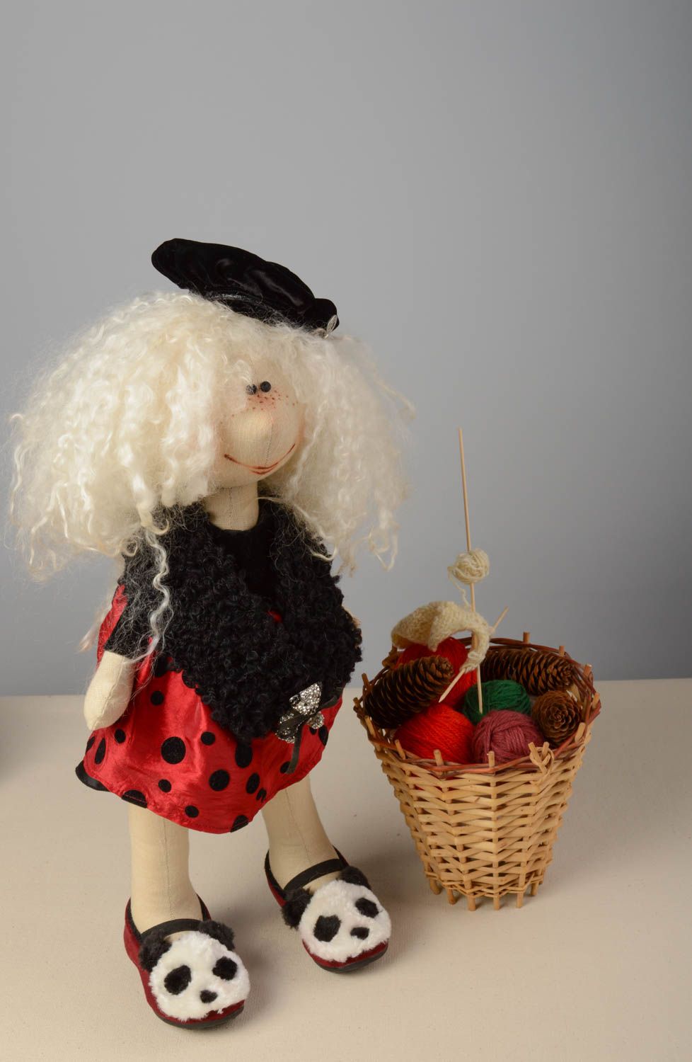 Schöne künstlerische Puppe für Mädchen handmade drollig aus Leinen originell foto 1
