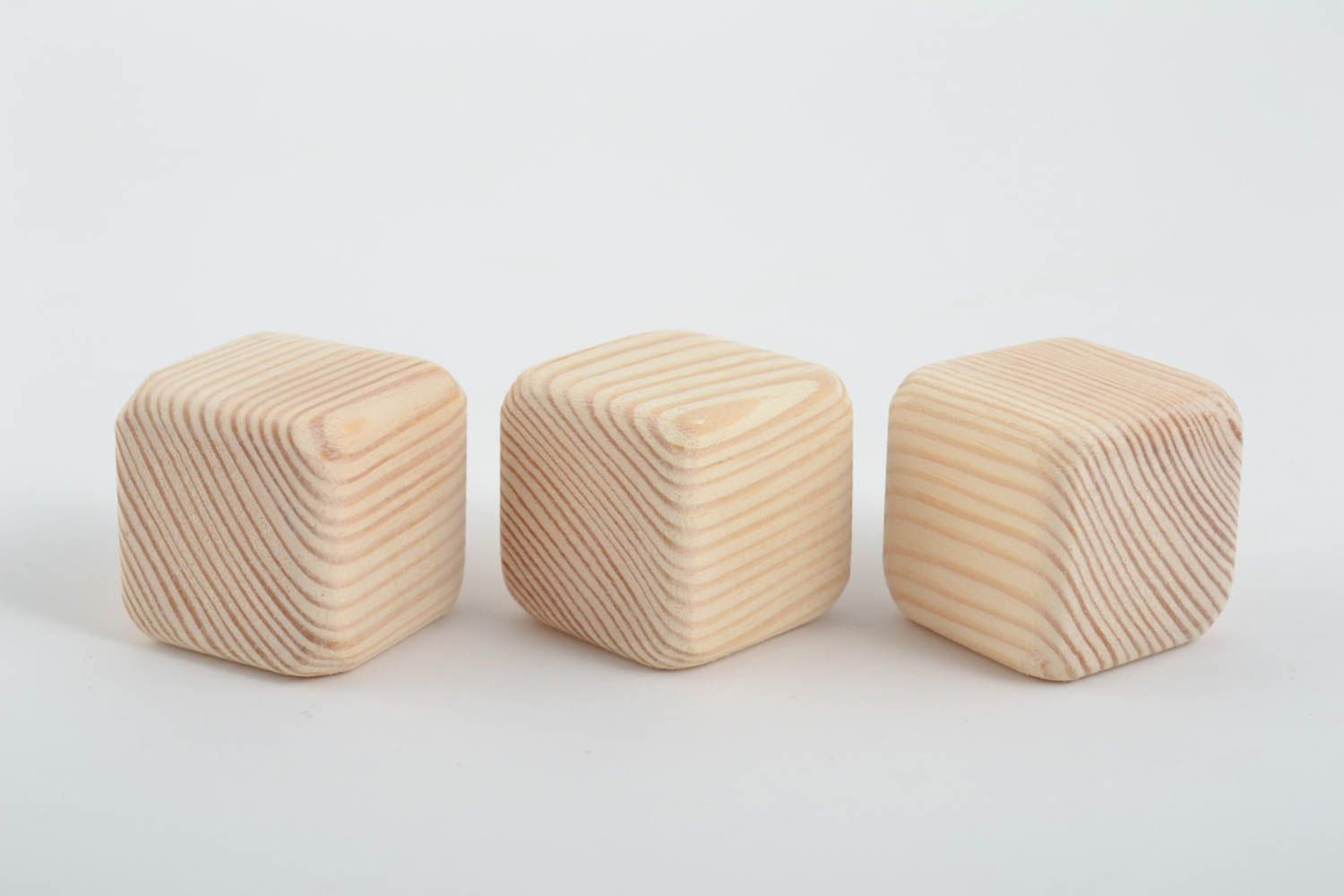 Три заготовки под роспись игрушки кубики ручной работы из натурального дерева фото 4