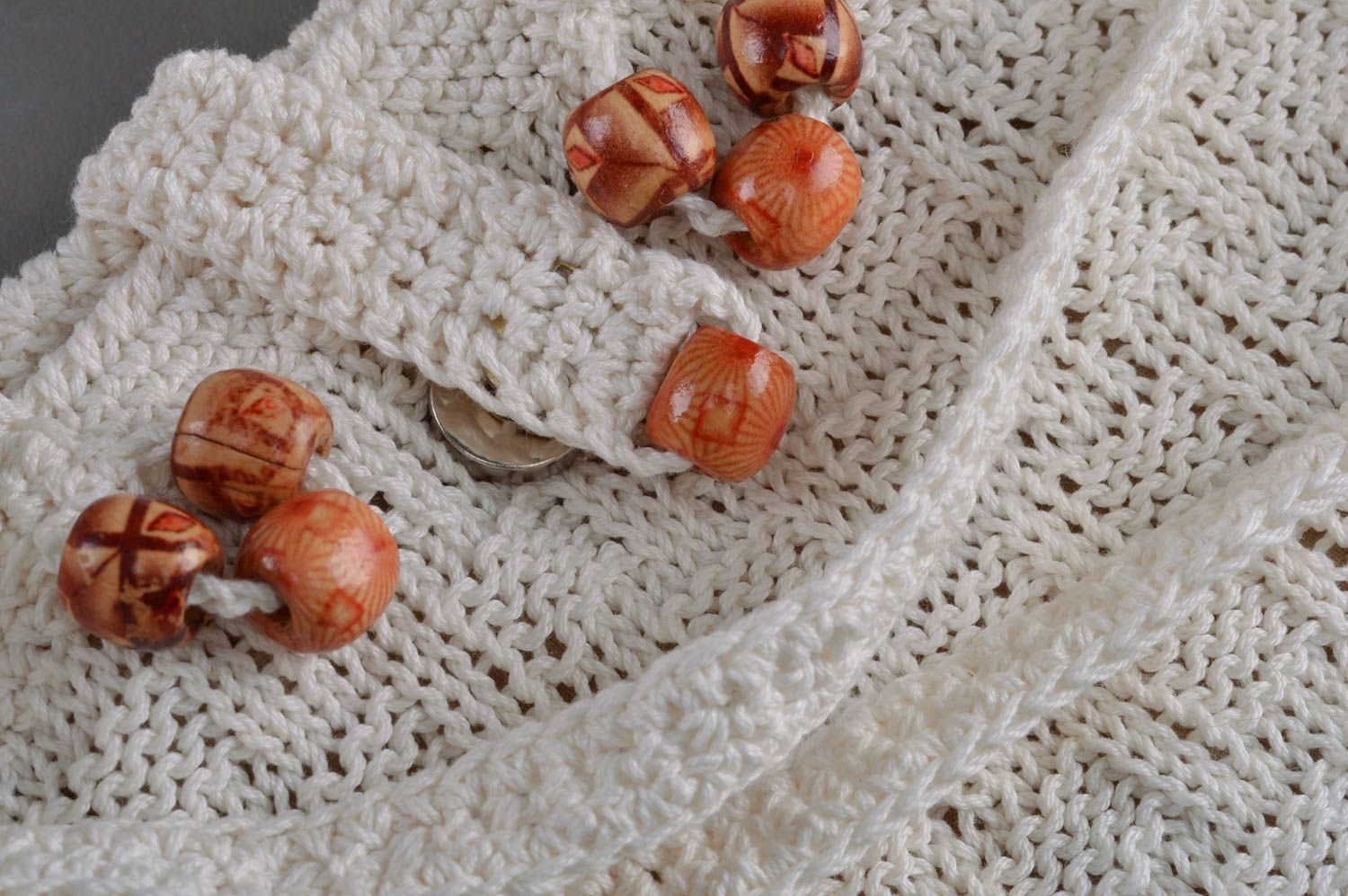 Beautiful women's handmade designer white crochet shoulder bag with beads photo 2