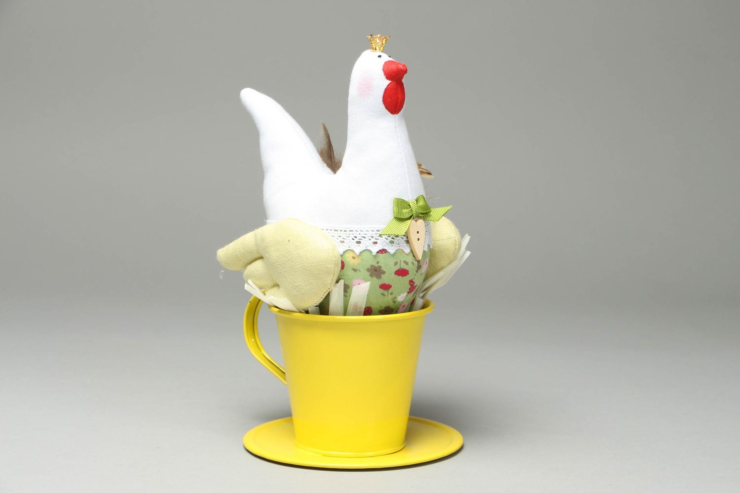 Handmade Spielzeug Huhn im Becher foto 1