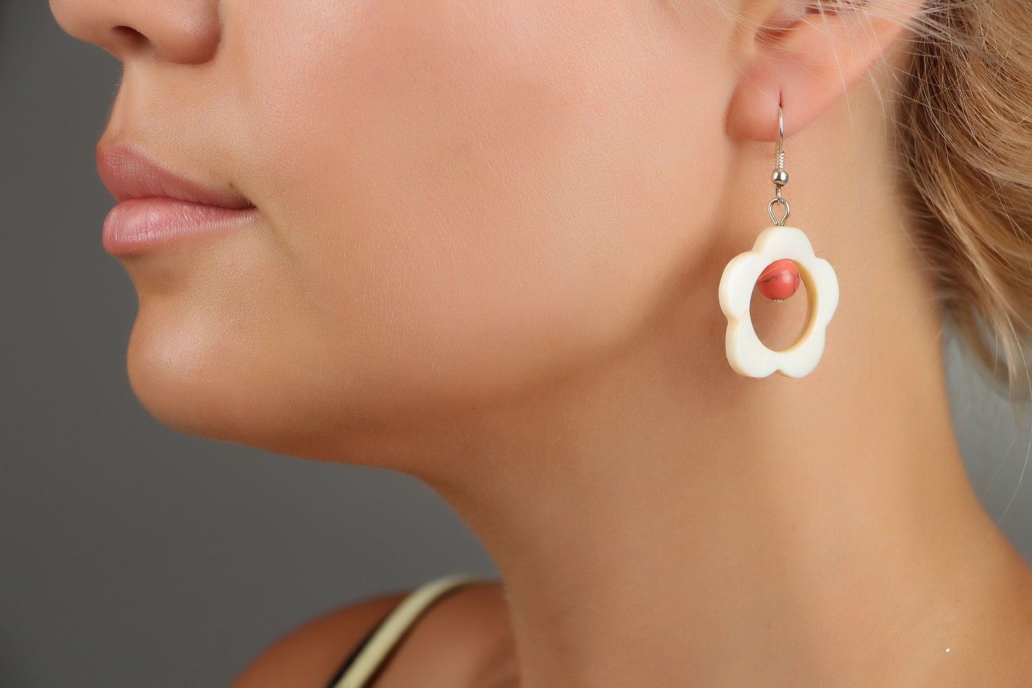Beautiful earrings made from nacre and coral photo 4