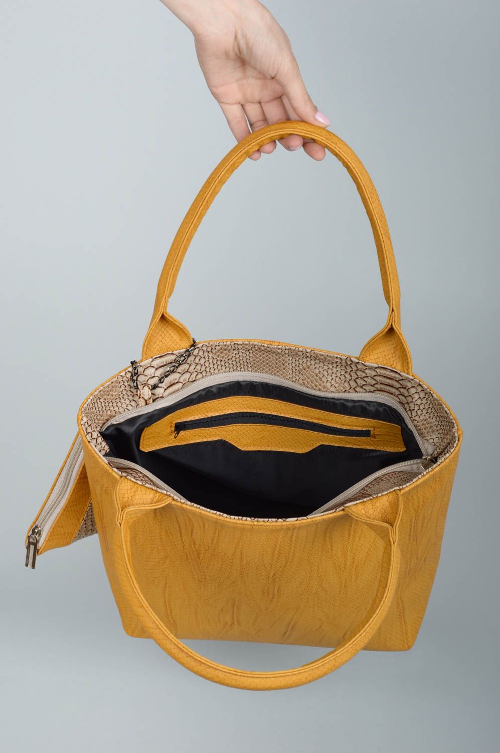Сумка ручной работы сумка с кошельком сумка из кожзама желтая в деловом стиле фото 3