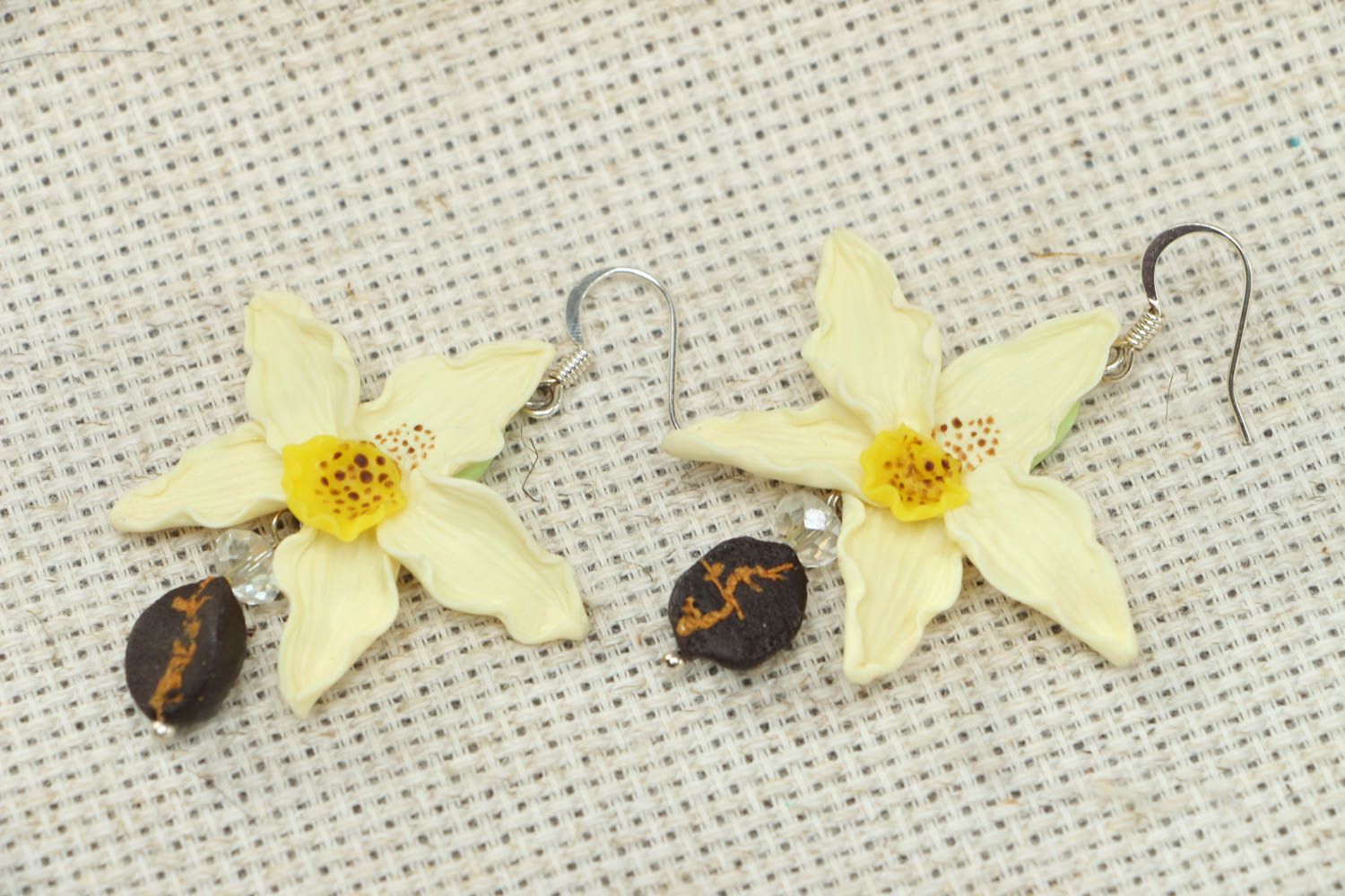 Plastic earrings with charms Vanilla photo 1