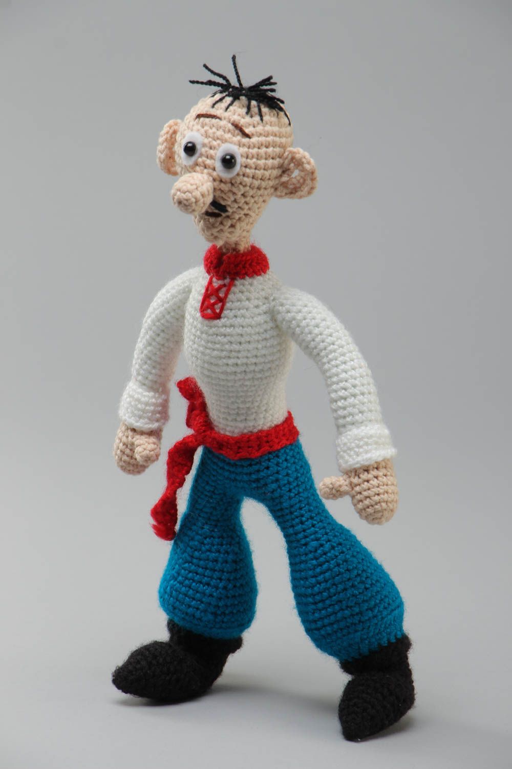 Petit jouet décoratif tricoté fait main design original pour enfant Cosaque photo 2