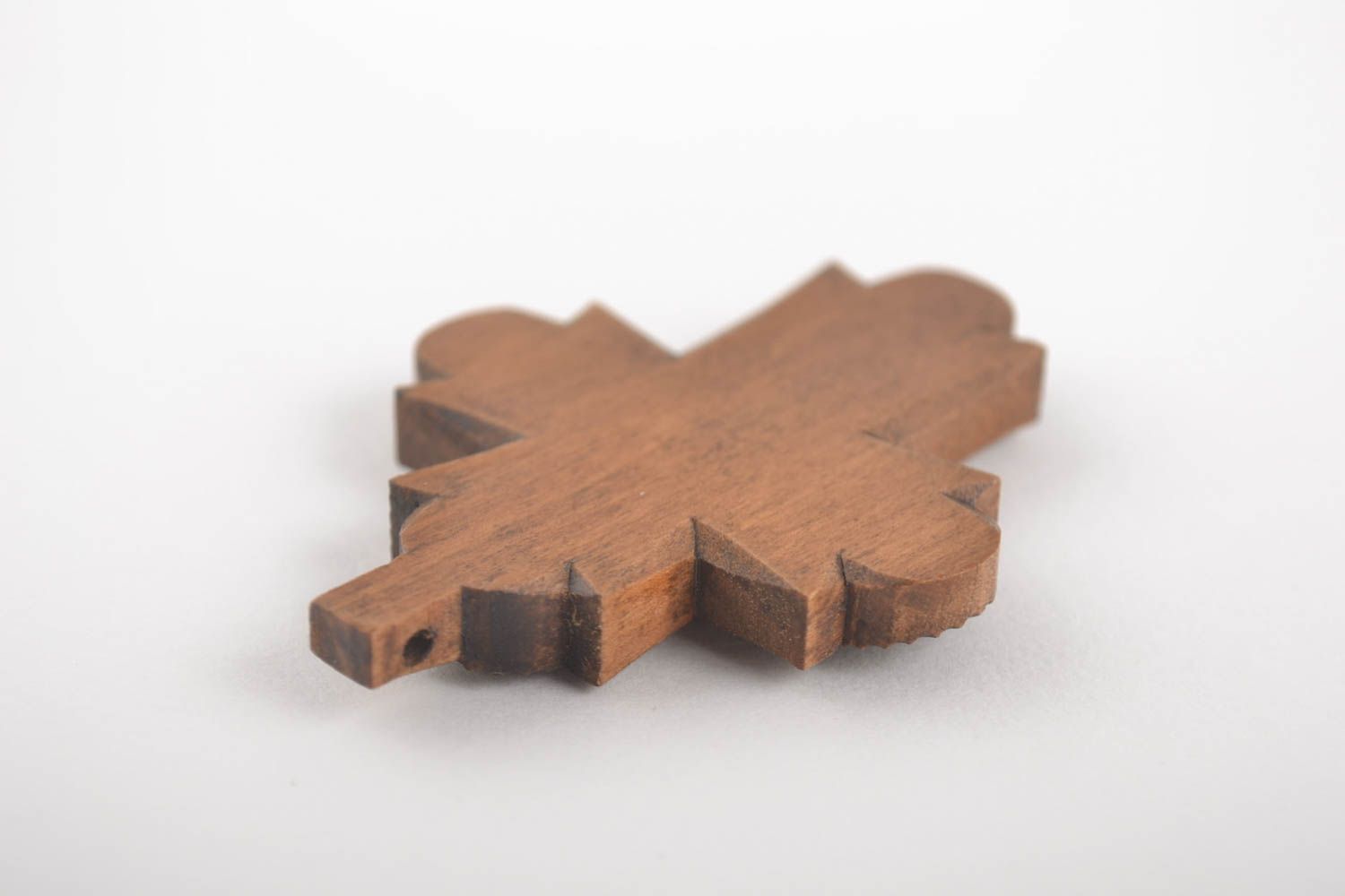 Cruz colgante hecha a mano producto de madera regalo original para mujer foto 4