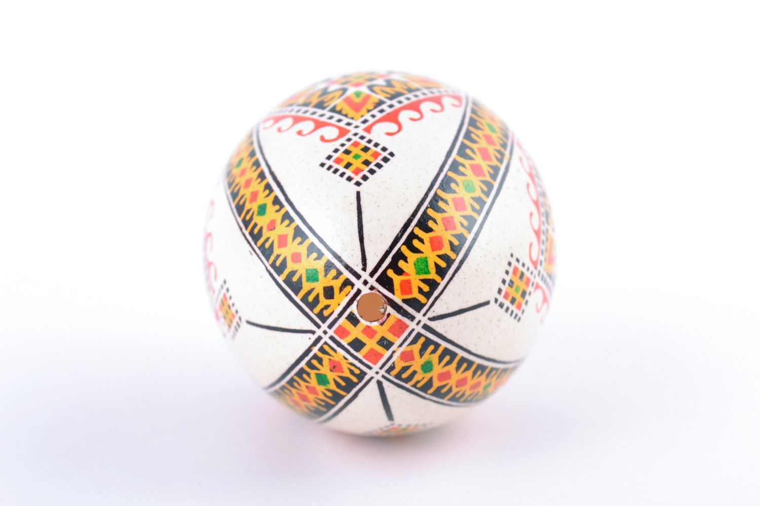 Huevo de Pascua pintado artesanal para decorar casa foto 5