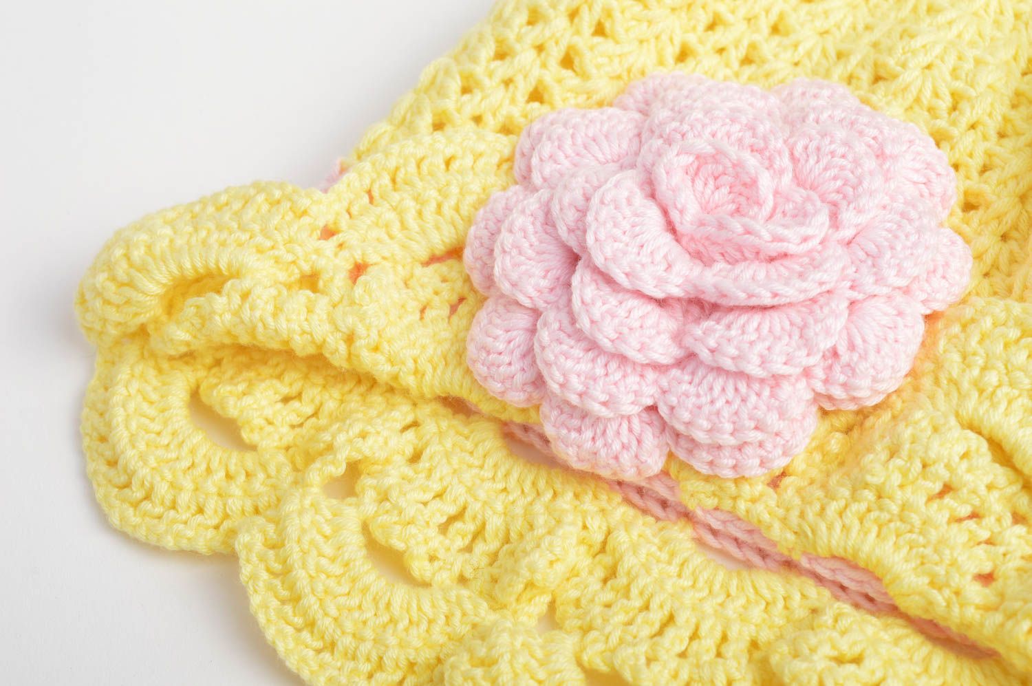 Bonnet tricot fait main Chapeau au crochet jaune en coton design Vêtement fille photo 5