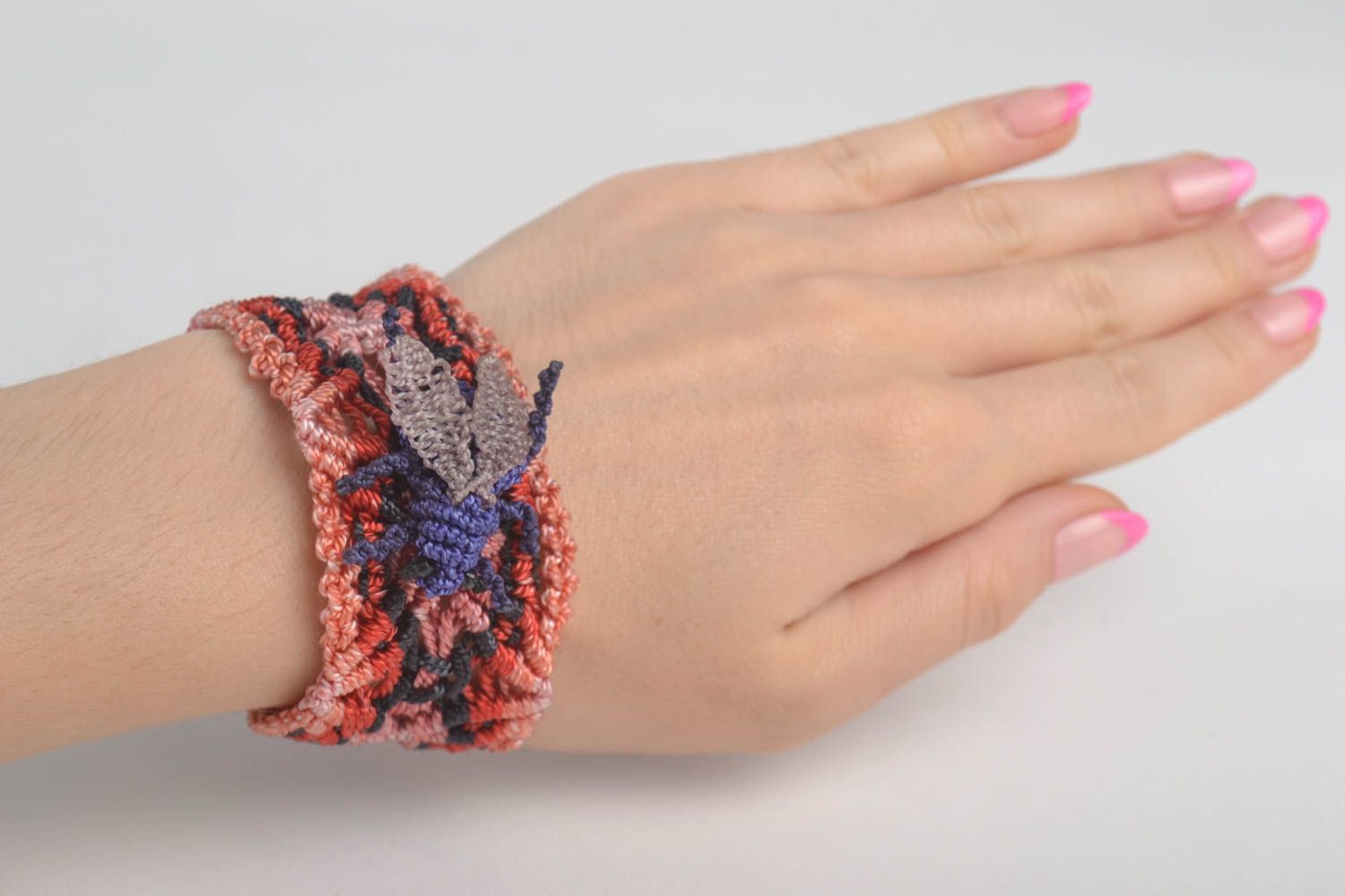 Pulsera hecha a mano y broche de hilos accesorios de moda bisutería artesanal foto 1