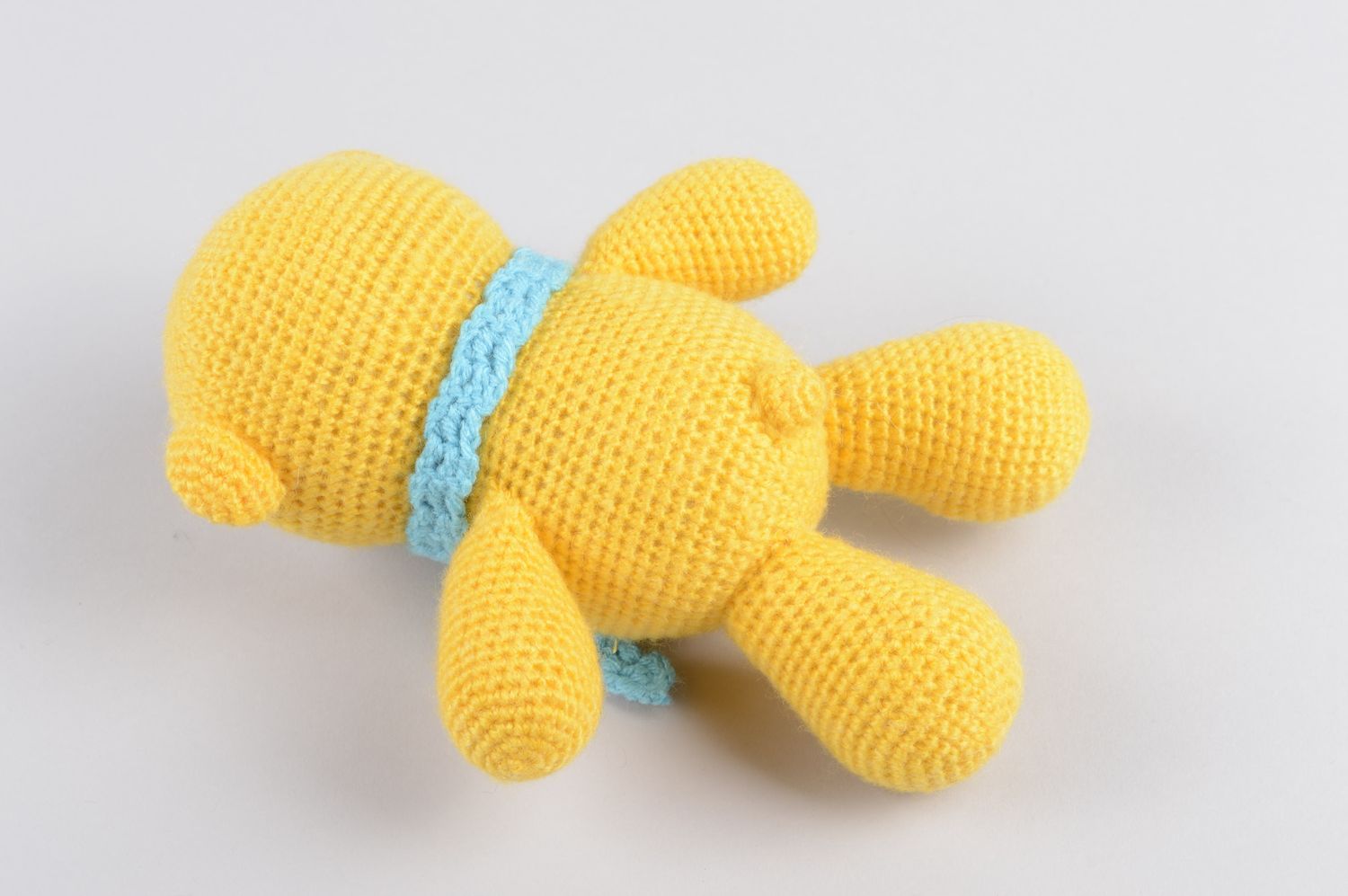 Handmade gehäkeltes Kuscheltier Spielzeug Bär Designer Geschenk aus Acryl gelb foto 3