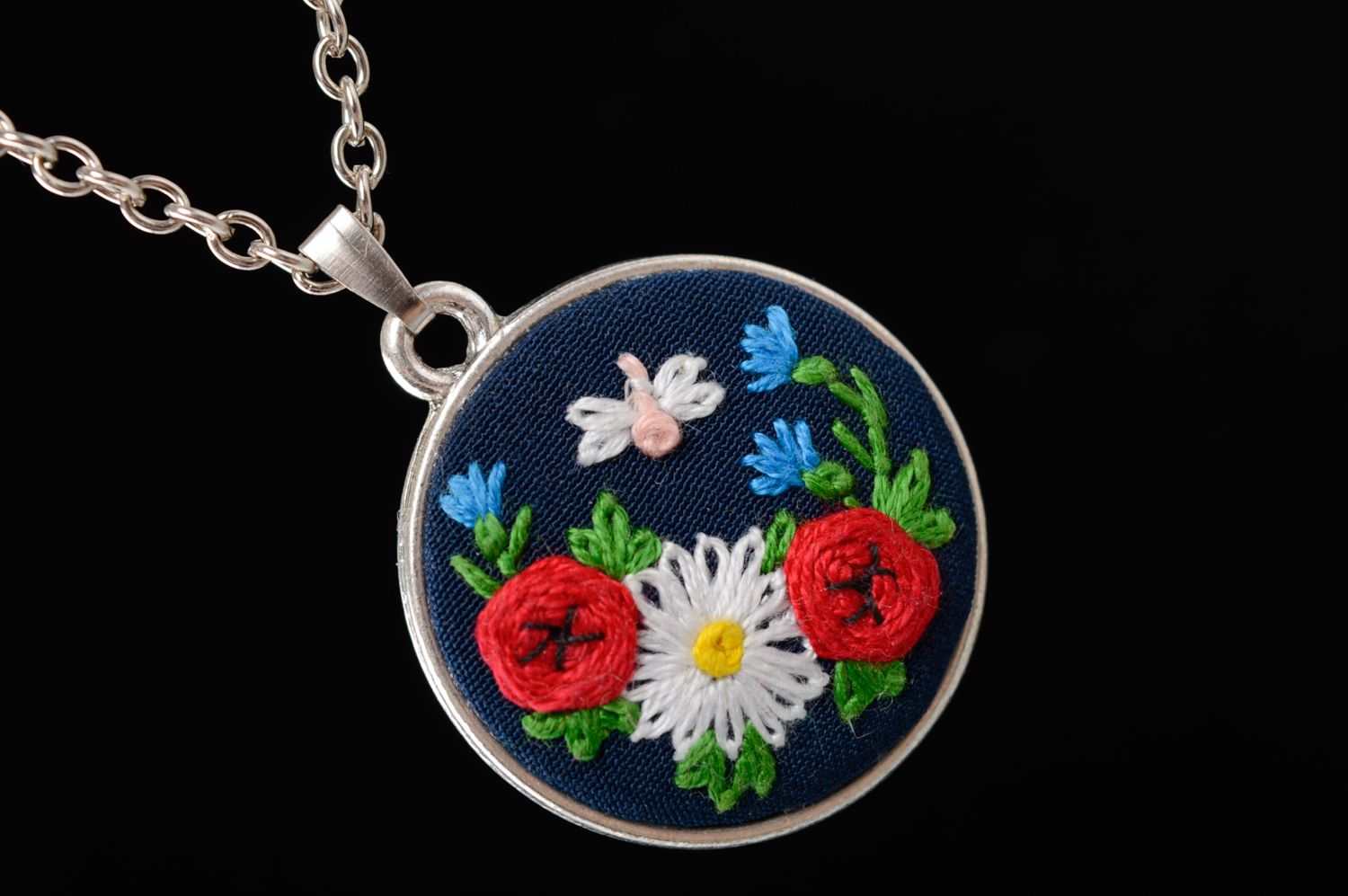 Rococo embroidered ring and pendant photo 3