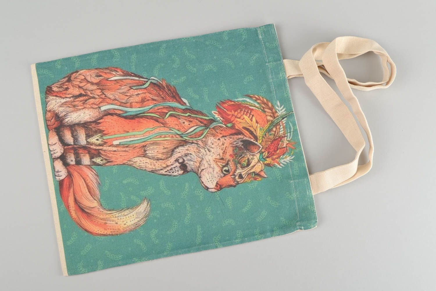 Bunte stilvolle handgemachte Tasche aus Stoff mit Print in Form vom Kater schön foto 2