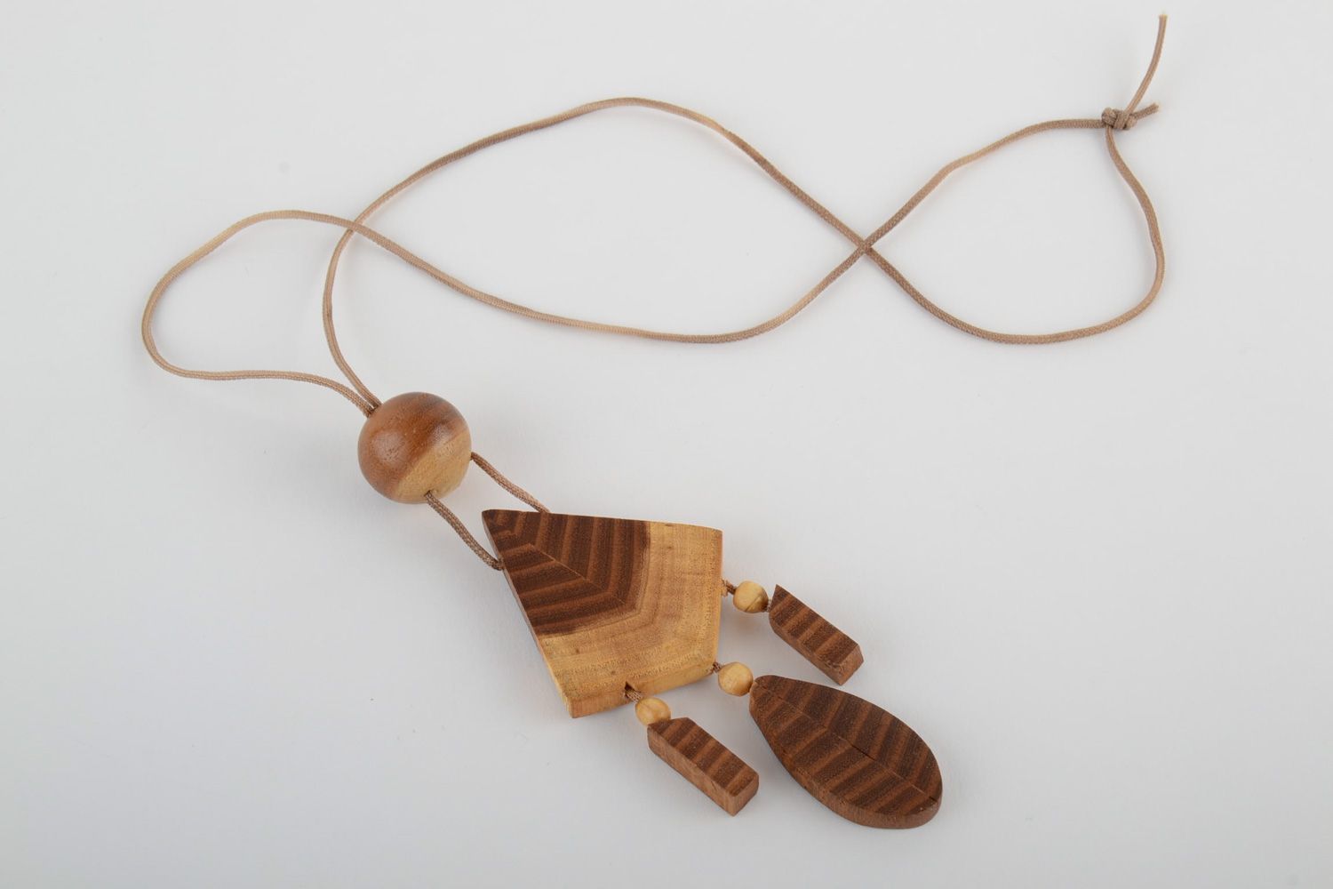 Collier pendentif en bois fait main avec intarsia sur bois ethnique pour femme photo 4