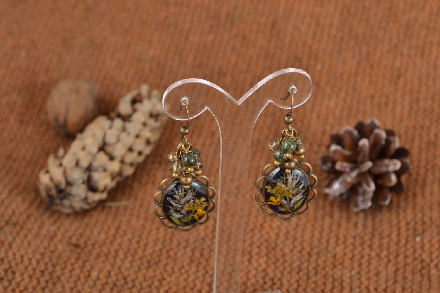 Long floral earrings with metal and epoxy resin photo 1