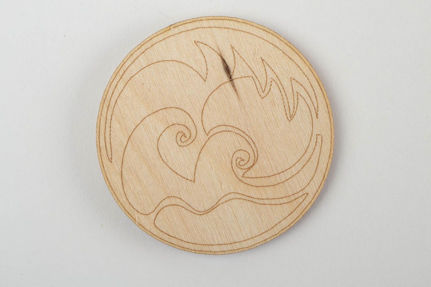 Figura para decorar hecha a mano circular manualidades en madera regalo original foto 3