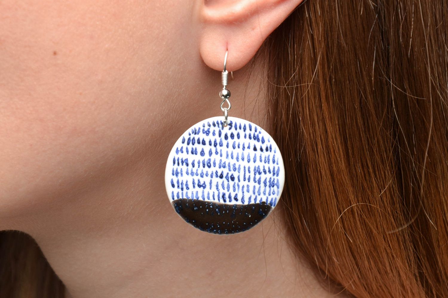 Round ceramic earrings painted with enamels photo 5