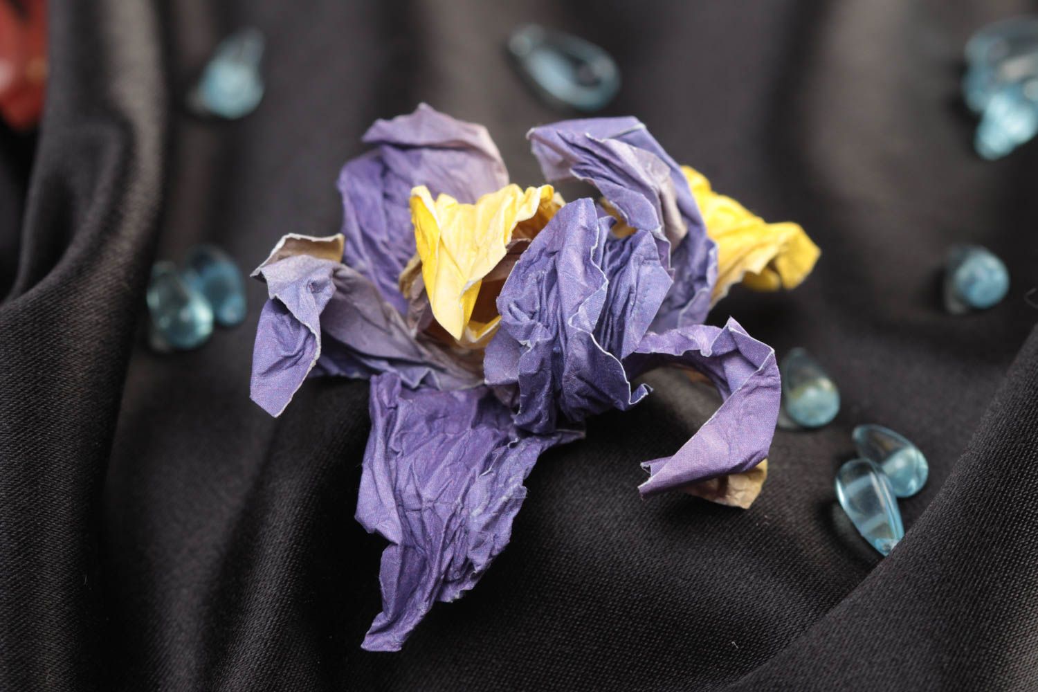 Fleur en papier pour scrapbooking faite main décorative peinte couleur violette photo 1