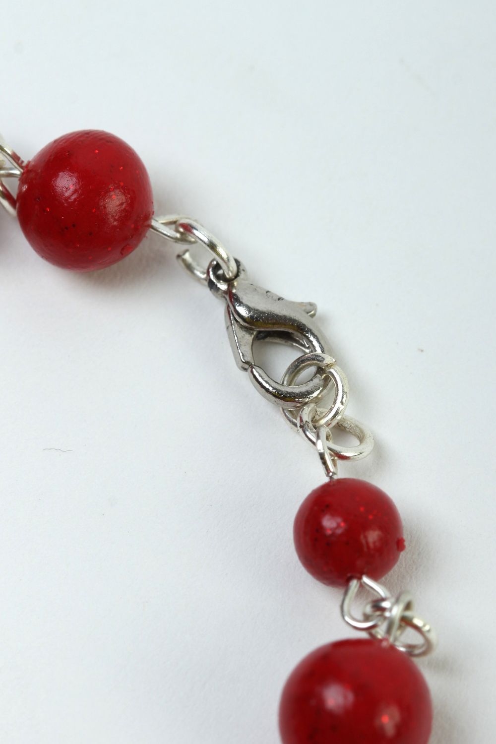 Bracelet design Bijou fait main perles bordeaux pâte polymère Accessoire femme photo 5