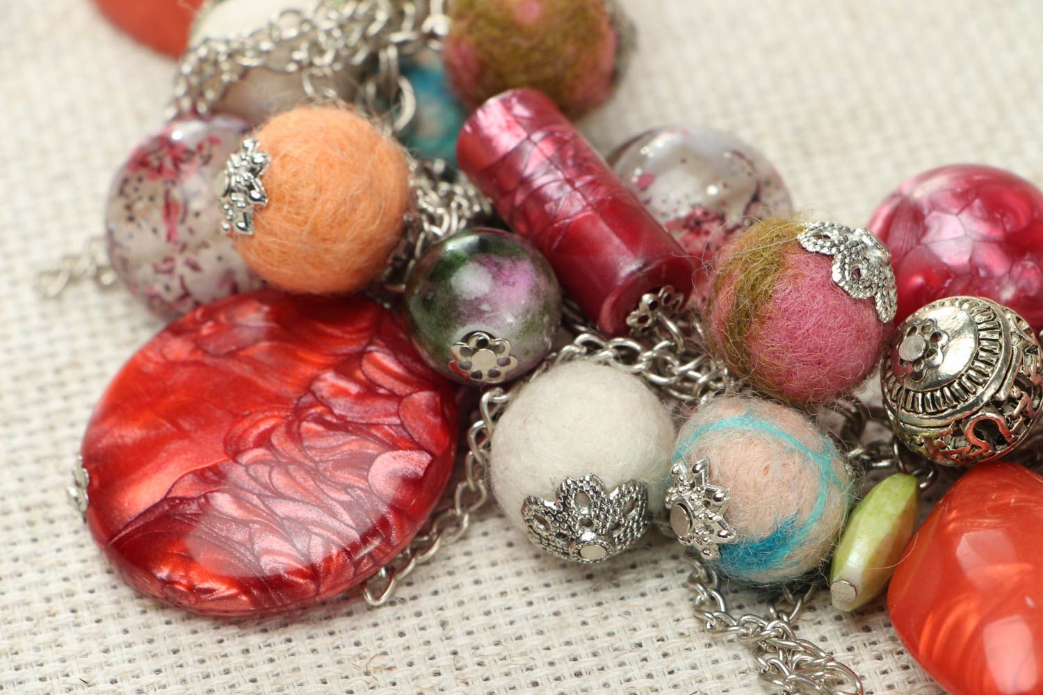 Wool felted necklace Gourmet photo 3