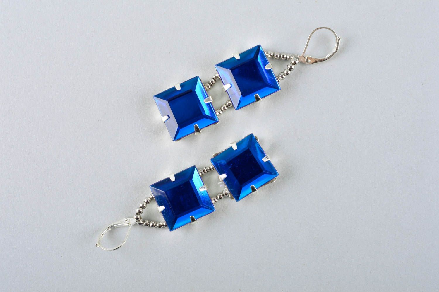 Strass Ohrringe handgemachte blaue Ohrringe glänzendes Accessoire für Frauen foto 4