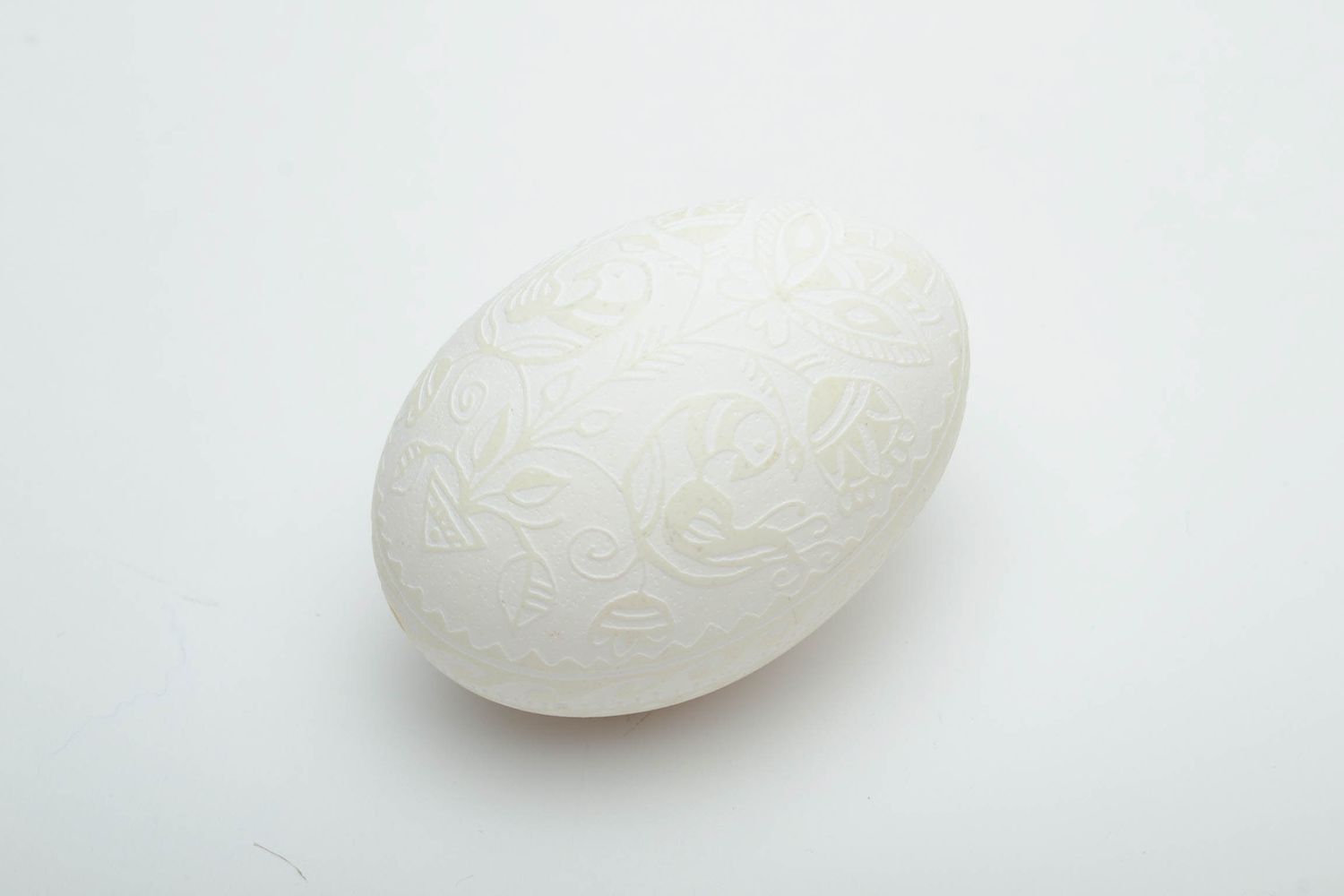 Designer Easter egg etched with vinegar photo 2