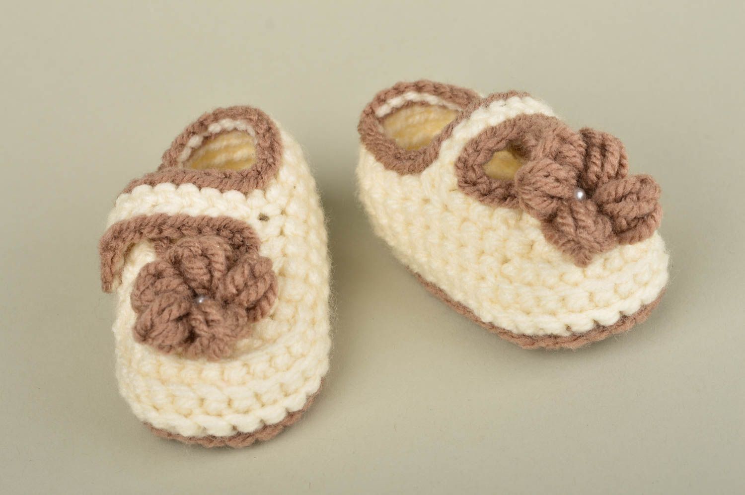 Пинетки крючком ручной работы пинетки для новорожденных бежевые вязаные носки фото 1