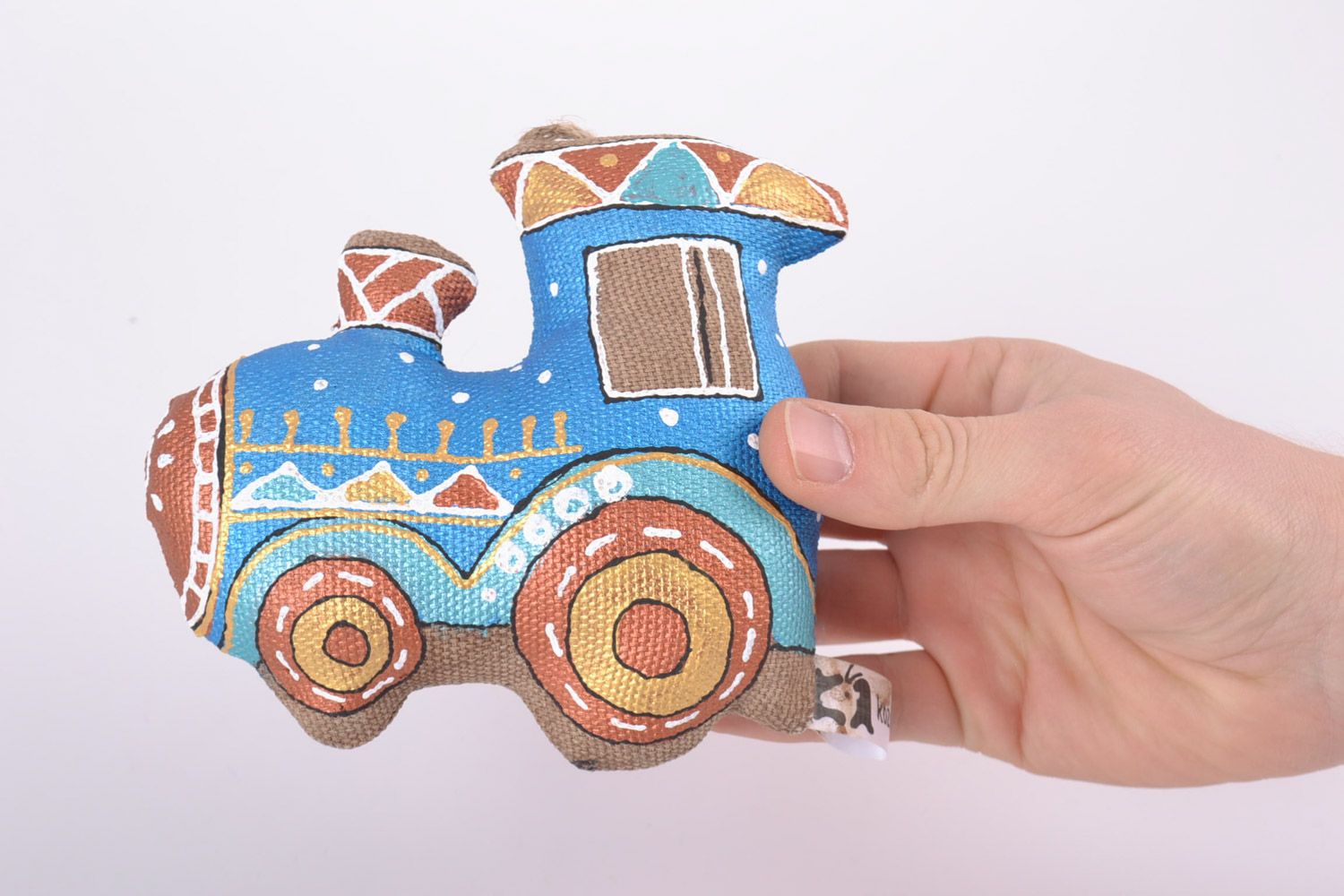 Подвеска для интерьера игрушка в виде паровозика мягкая расписная ручной работы фото 5