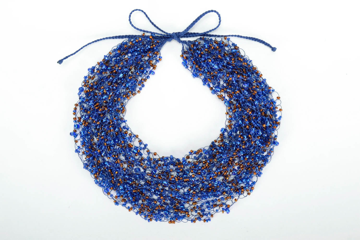 Blue bead necklace photo 3