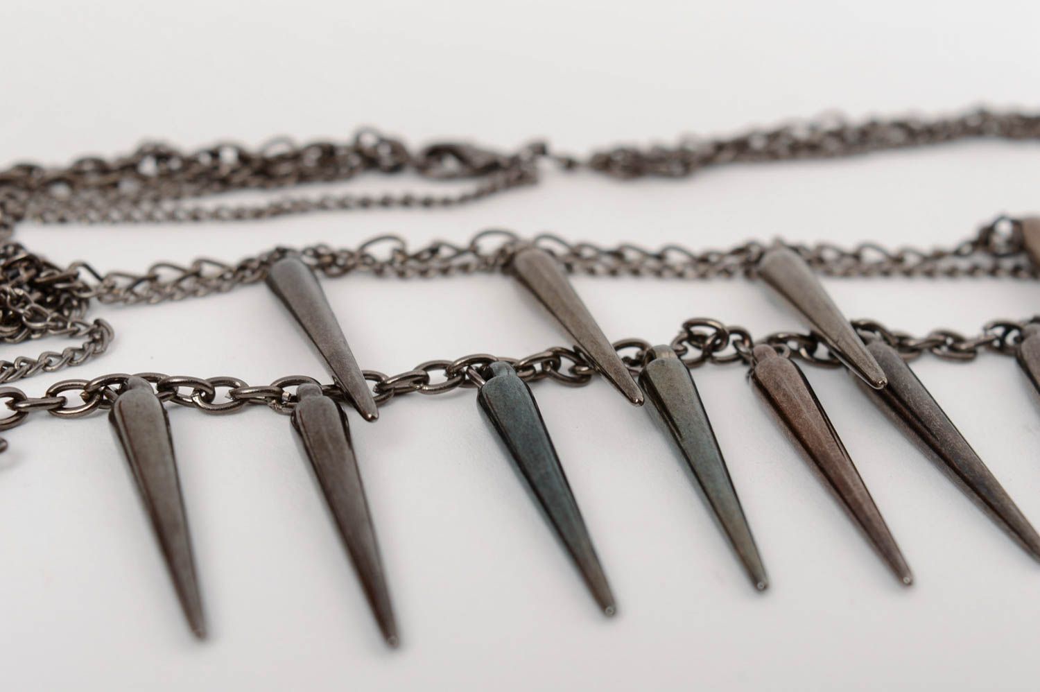Handmade Metall Collier mit Dornen aus Plastik originell mehrreihig für Frauen foto 5