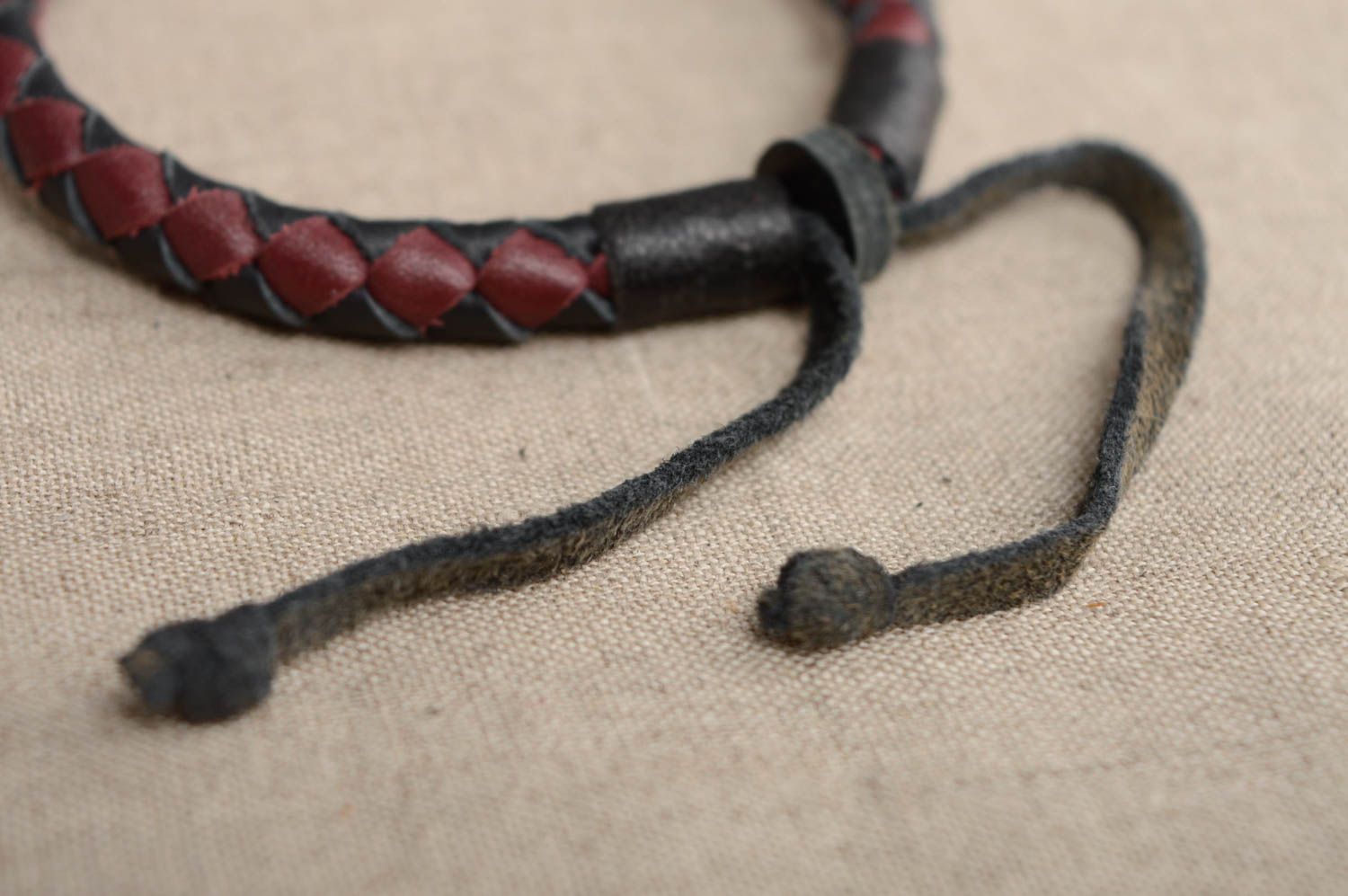 Bracelet fait main de vraie cuir avec lacet de taille réglable couleur marron photo 4