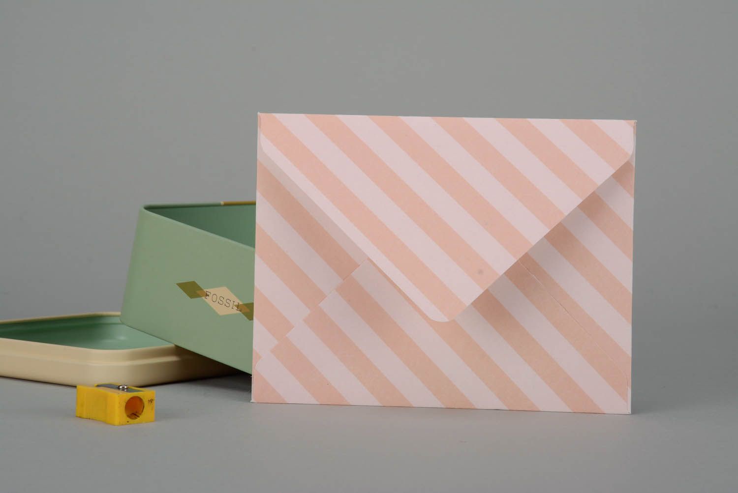 Envelope With beige stripes photo 4
