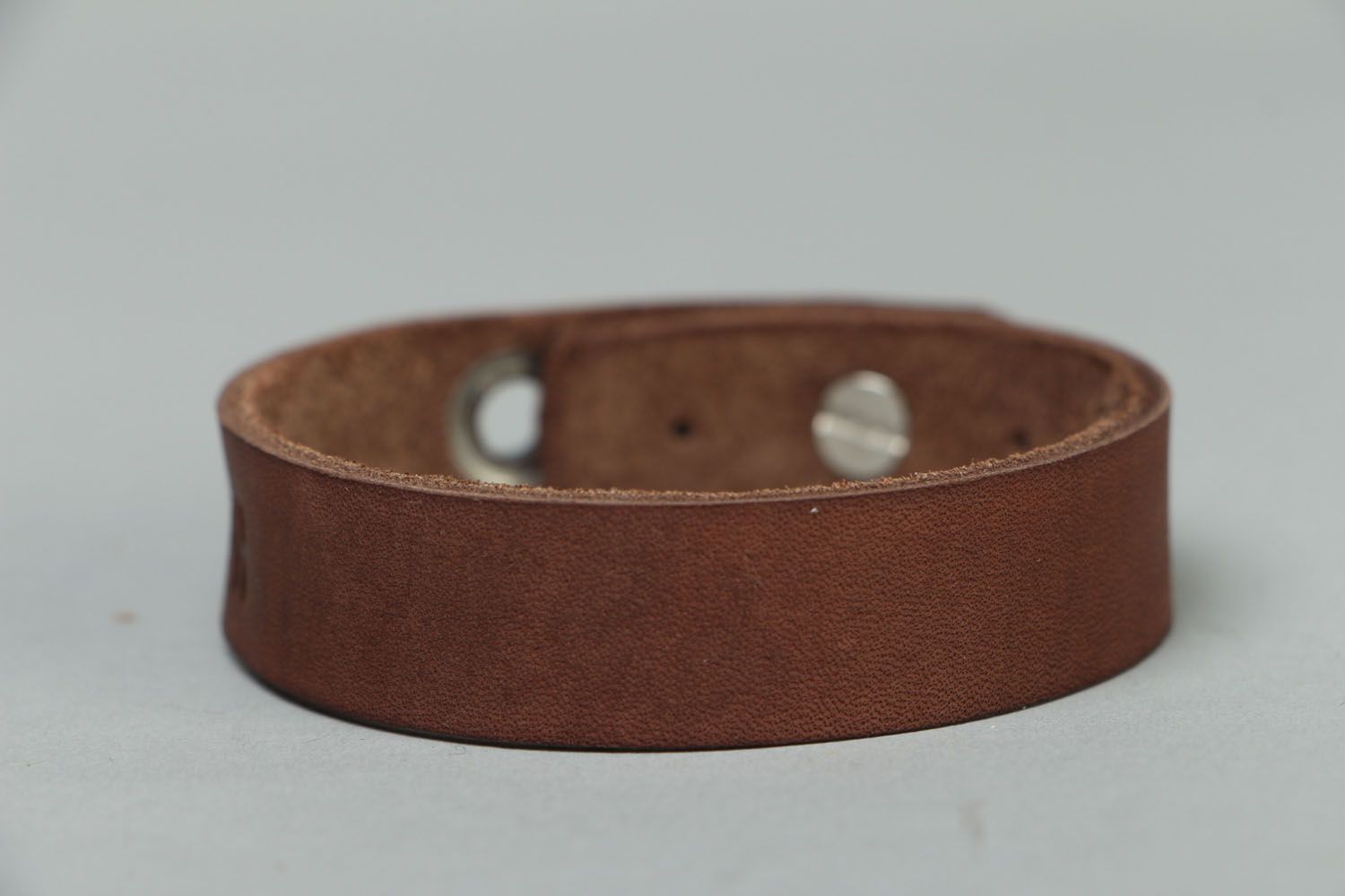 Thin leather bracelet photo 3