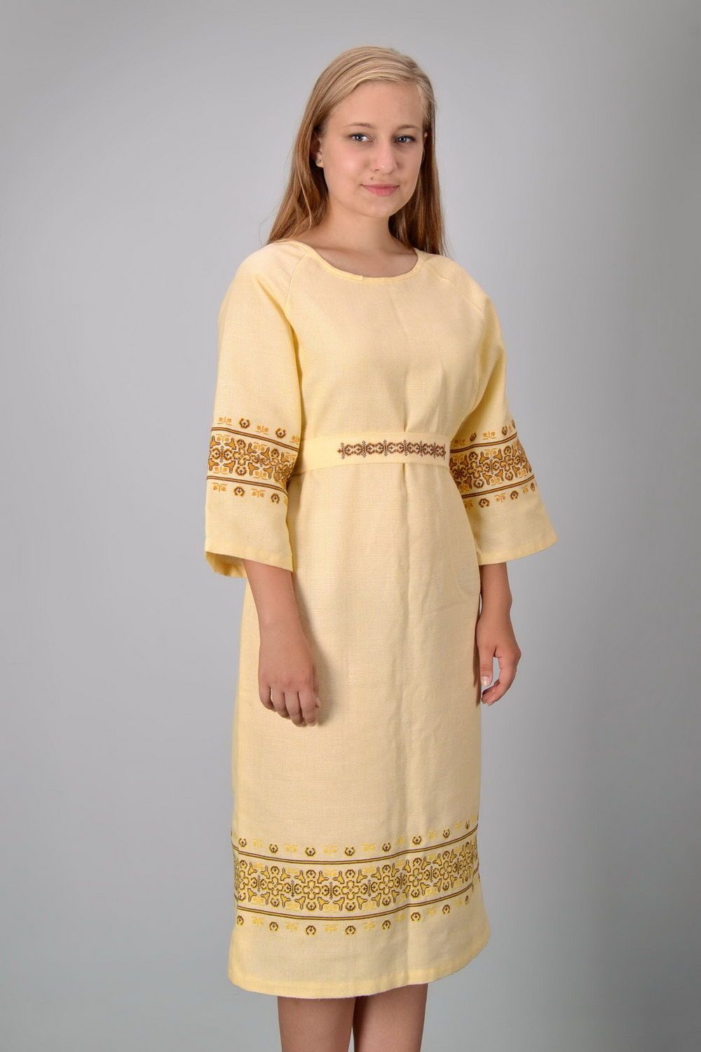Damen Kleid mit Kreuzstich-Stickerei foto 4