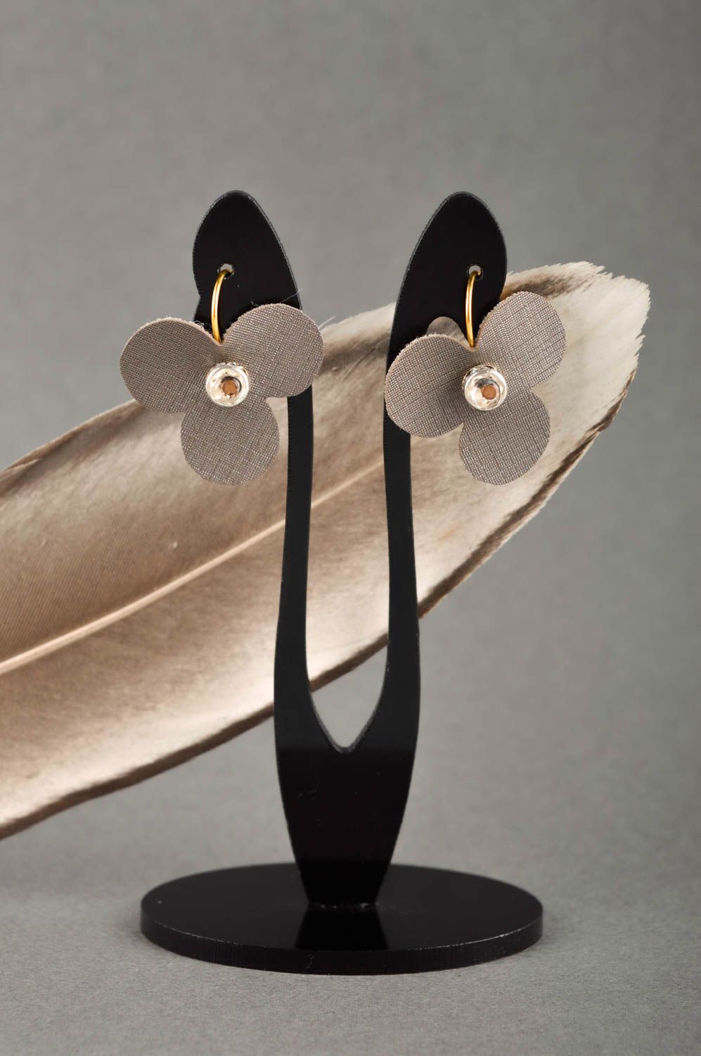 Boucles d'oreilles en cuir Bijou fait main design avec strass Cadeau femme photo 1