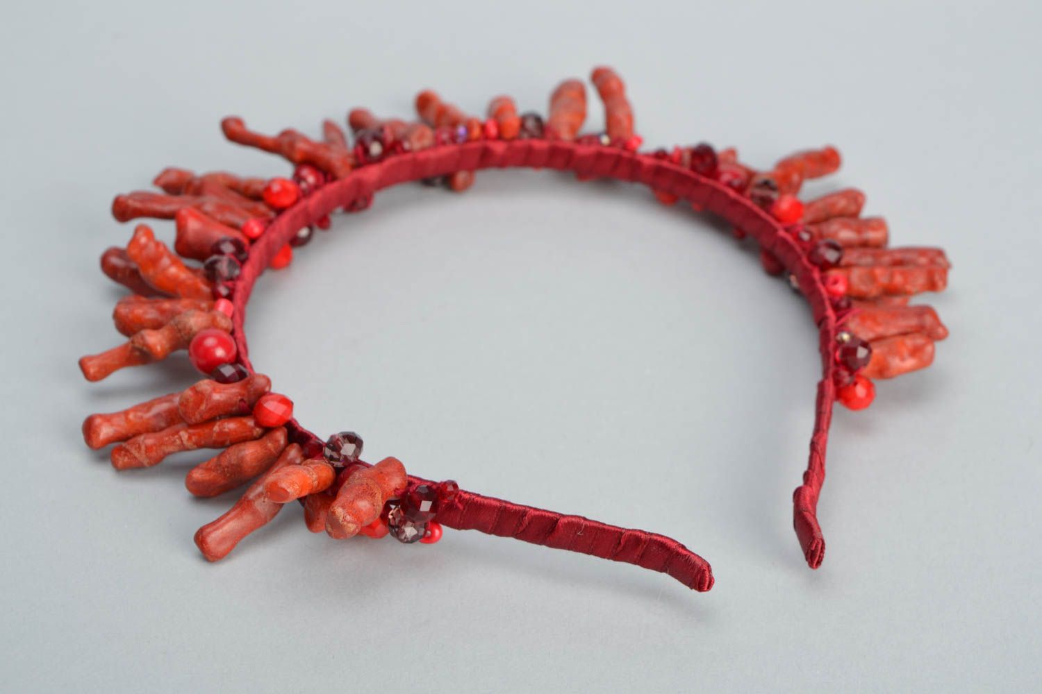 Serre-tête en pierres couleur corail fait main accessoire pour cheveux photo 5