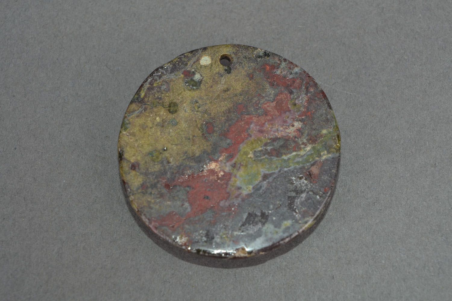 Round pendant with natural stone photo 4