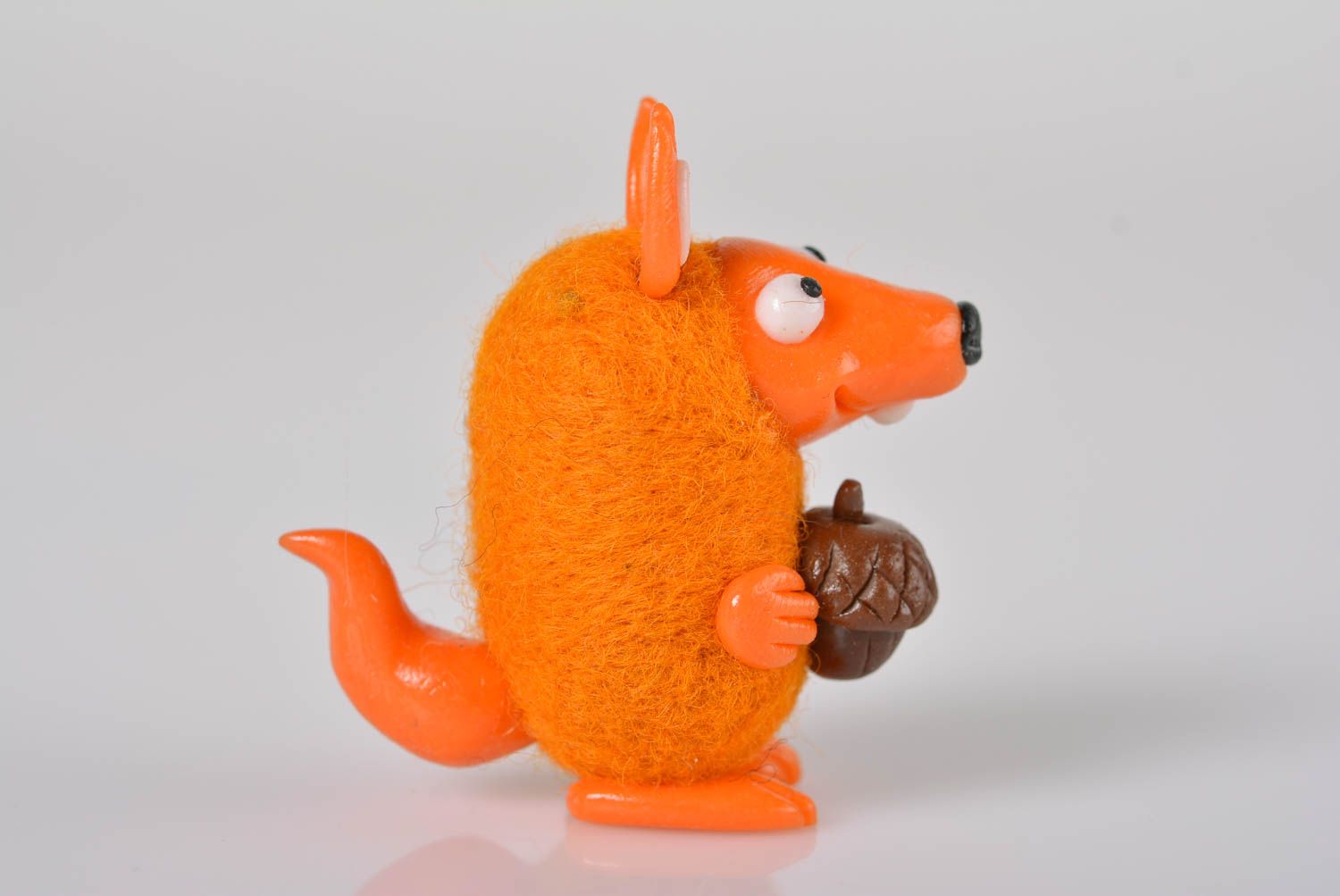 Gefilzte Figur handmade Eichhorn Spielzeug originelles Geschenk weich orange foto 3