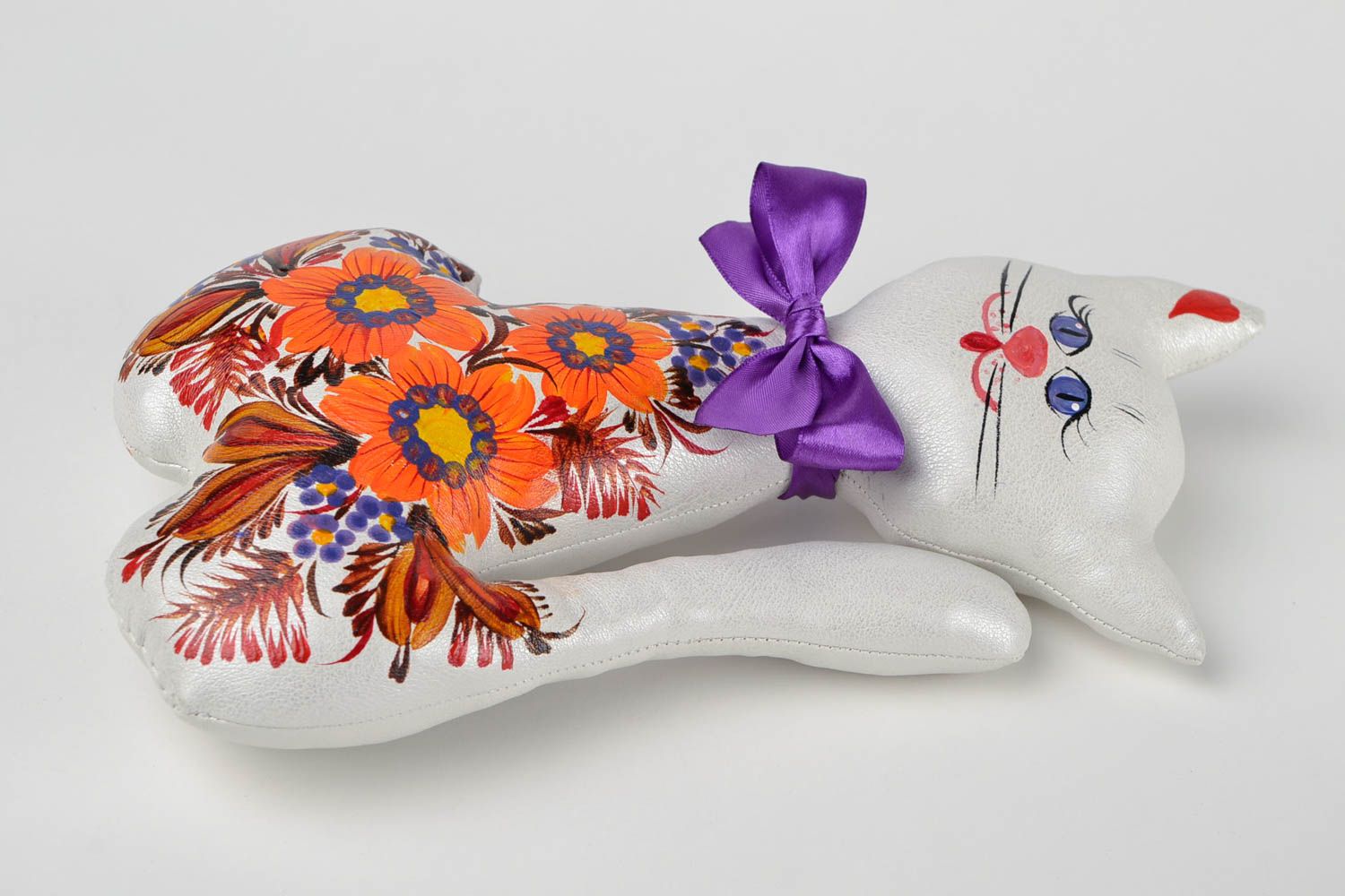 Peluche originale fait main Jouet pour enfant chat blanc floral Décor intérieur photo 4