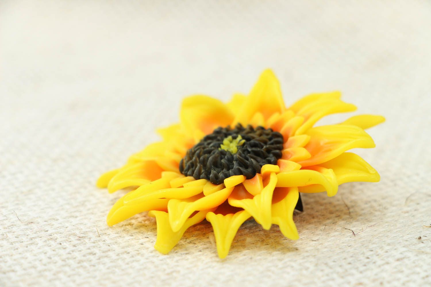Women's plastic brooch in the shape of sunflower photo 2