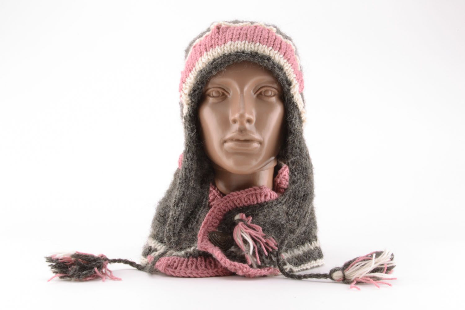 Ear flap hat and scarf with a button photo 1