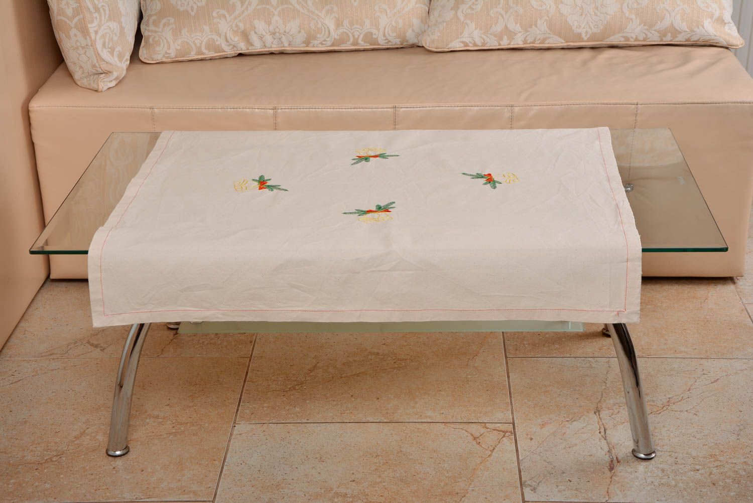 Nappe de table rectangulaire en tissu mi-lin beige avec broderie faite main photo 1