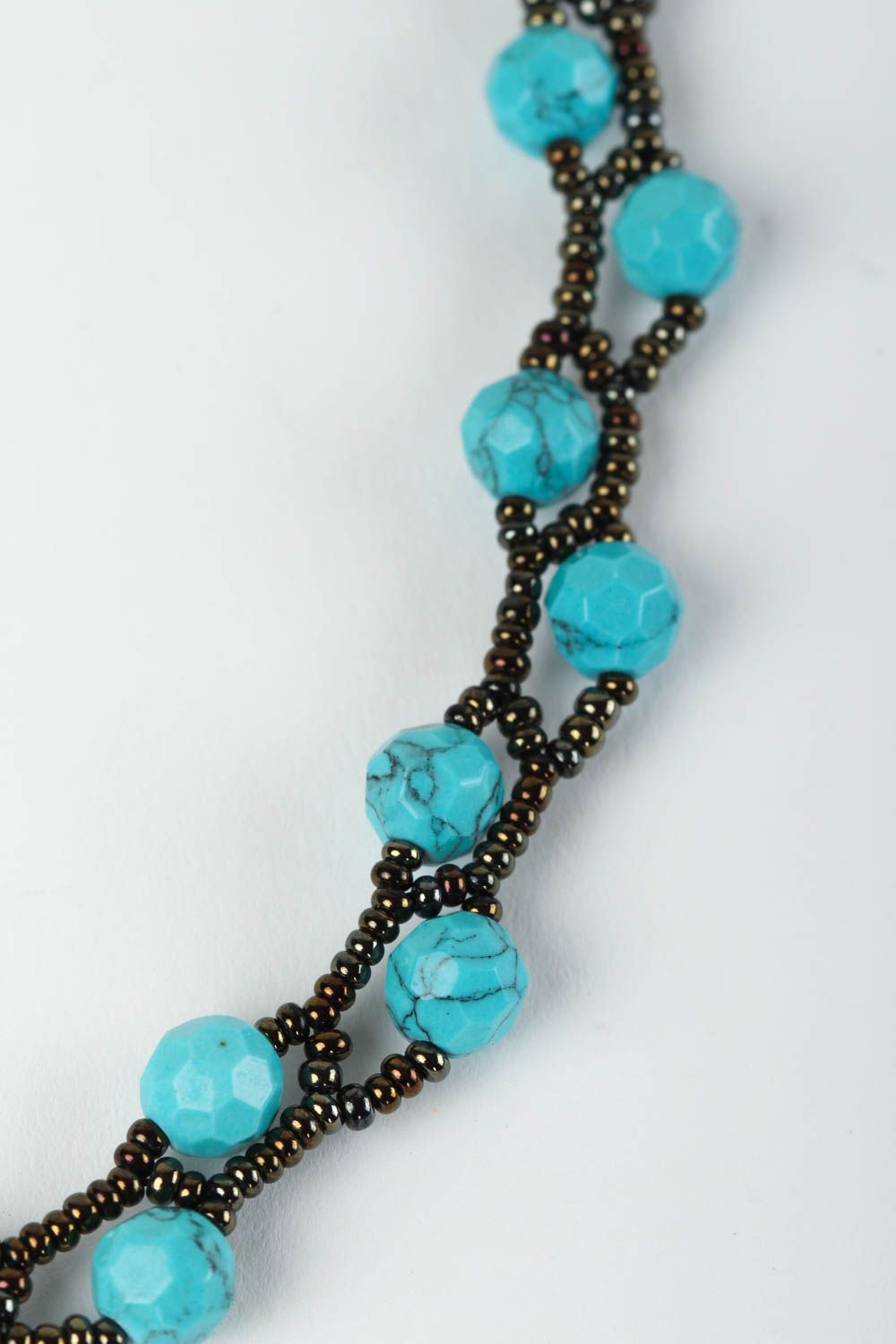 Bracelet perles rocaille Bijou fait main turquoise bleu clair Accessoire femme photo 3