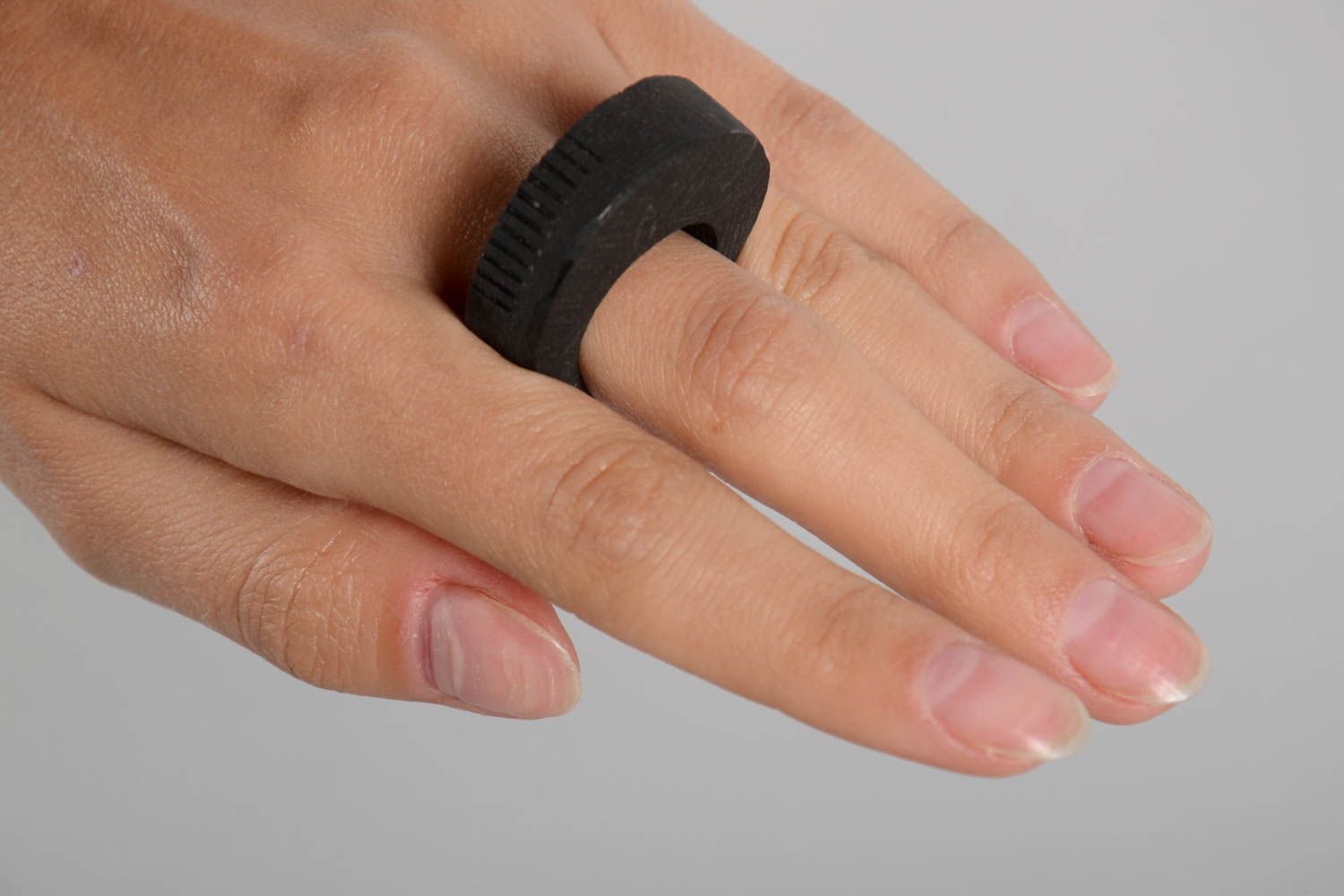 Большое кольцо ручной работы необычное кольцо черного цвета модное кольцо фото 2